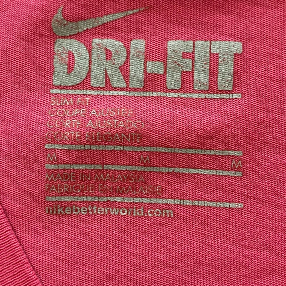 Nike women’s V-neck, pink T-shirt slim fit, medium - Picture 3 of 6